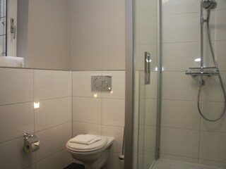 Badezimmer mit Dusche
