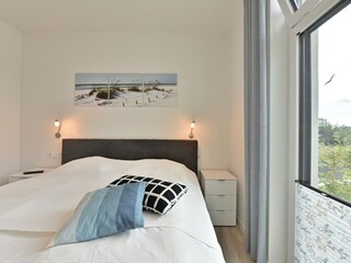 Schlafzimmer mit Doppelbett