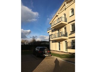 Stellplatz und Terrasse 1