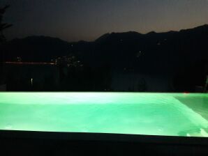 Apartamento Marone con piscina