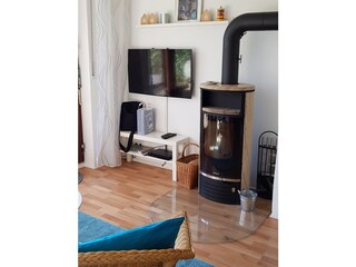 TV-Ecke mit Kaminofen