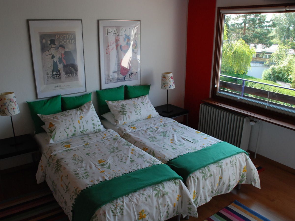 Schlafzimmer zum Südbalkon