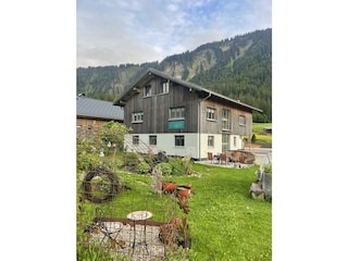 Unser Haus mit Garten