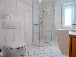Badezimmer mit Dusche