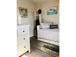 Das Einzelbett im 1. OG mit Auszieh-Option