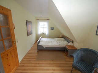 Schlafzimmer oben links