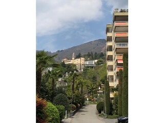 Via delle Palme mit Blick auf Madonna del Sasso