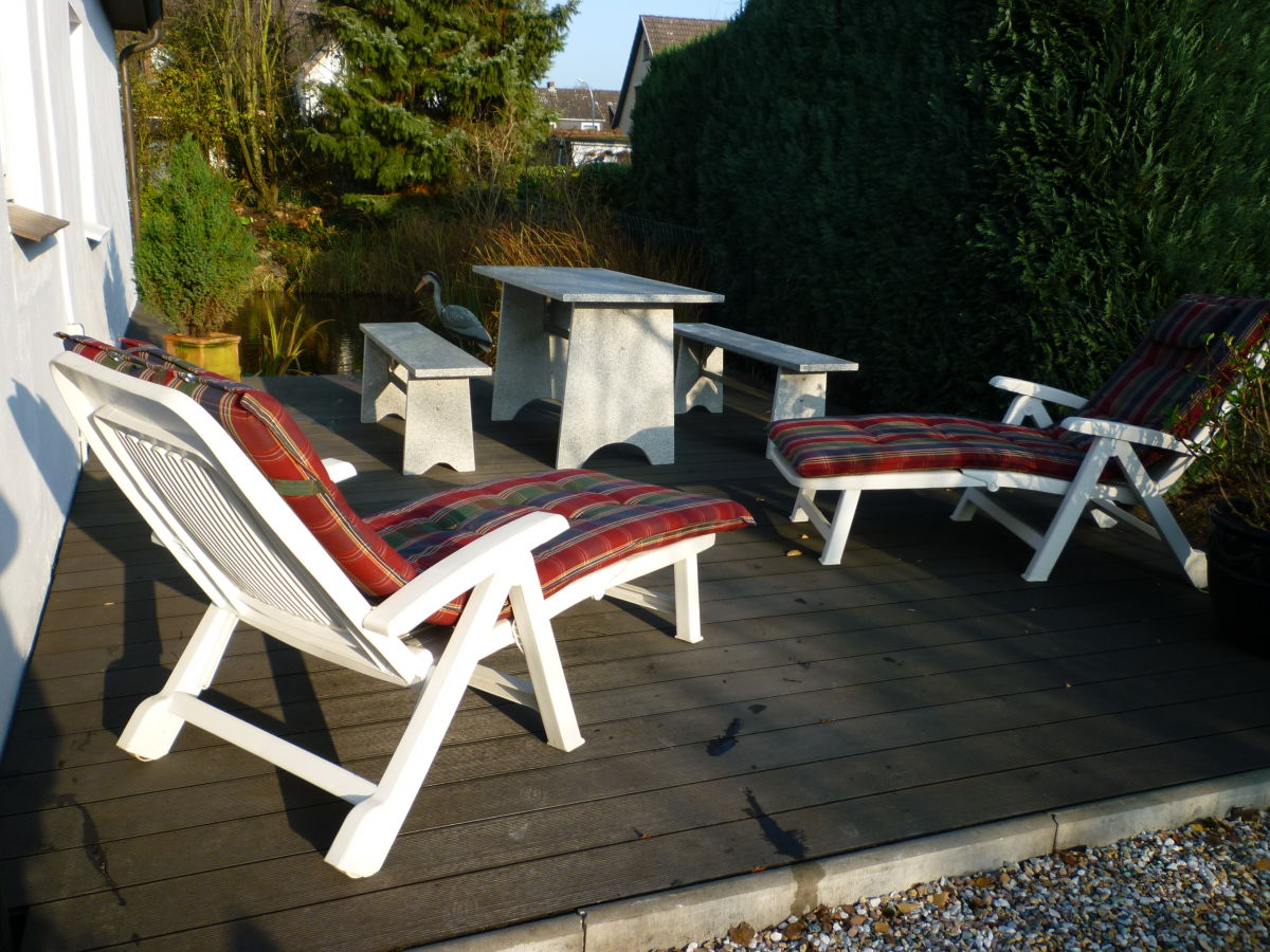 Terrasse am Gartenteich