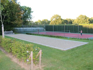 jeu de boules und tennisplatz