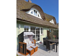 Terrasse mit Strandkorb