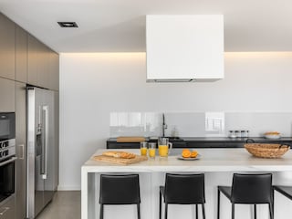 Modern and fully equipped kitchen with all the amenitie