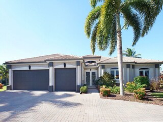 Ferienhaus mit Pool und Bootsanlegesteg in Cape Coral,