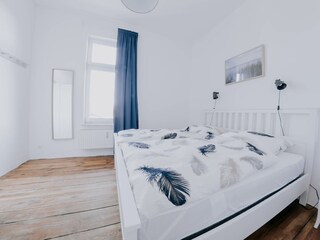 Schlafzimmer mit Doppelbett