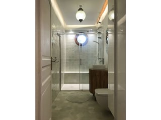 Badeszimmer im Erdgeschoss