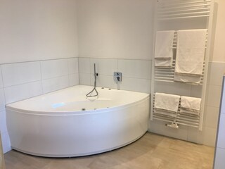 Whirlpool im Wellnessbad