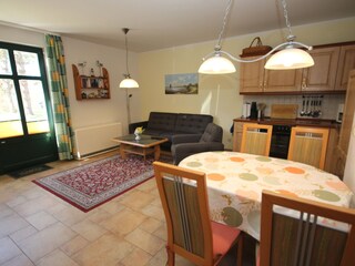 Wohnzimmer mit Küchenecke