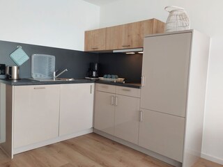 Küchenzeile mit Spülmaschine