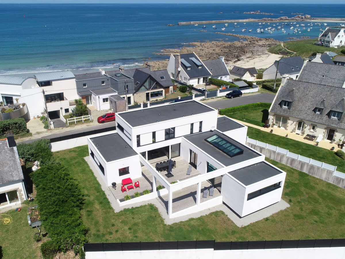 Villa pool and beach Bretagne