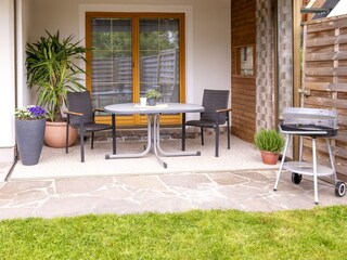 Terrasse mit Gartenanteil