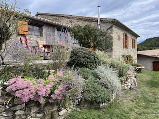 Das Haus und die Terrasse