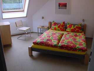 Schlafzimmer 1