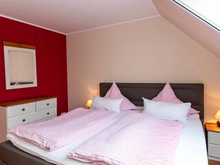 Elternschlafzimmer Wohnung 6