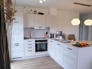 Küche mit Spülmaschine