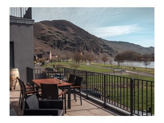 Terrasse mit Moselblick