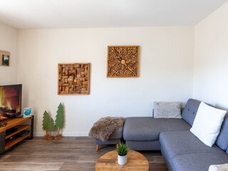 Wohn-/Essbereich mit Schlafsofa