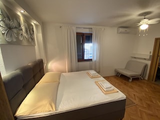 Wohnung 2 - 1 Schlafzimmer (klimatisiert) Separate Küch