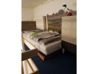 Einzelbett auf der Hochebene