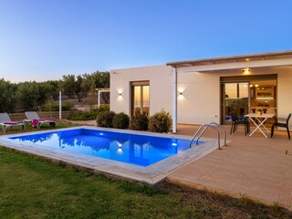 Villa Pitsidia Outdoor Recording 3