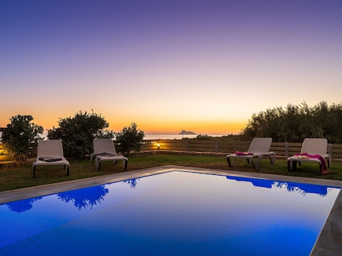 Villa Asfedilias