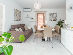 Apartamento de vacaciones Klaric con jardín Funtana - Funtana - image1