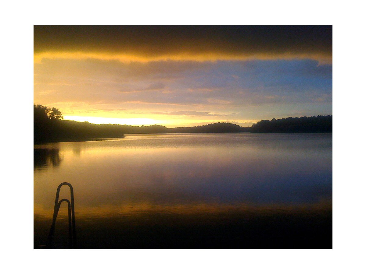 Traumhafter Sonnenuntergang am Steg