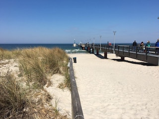 Seebrücke Zingst mit Taucherglocke