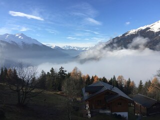 Das Tal versinkt im Nebelmeer