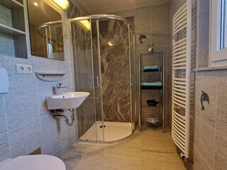 Wohlfühlbad mit Dusche