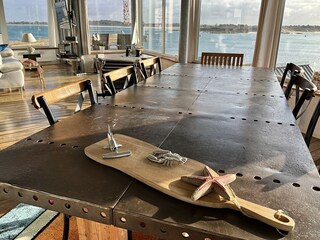 Essen mit Blick auf das Meer