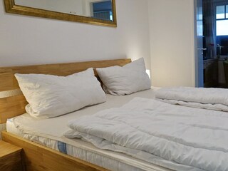 Schlafzimmer mit Doppelbett