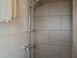 Toilette mit Dusche