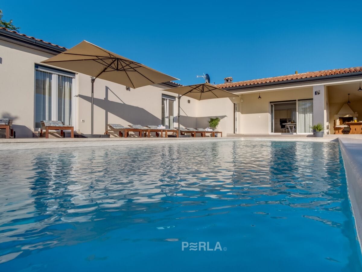 Villa mit Pool