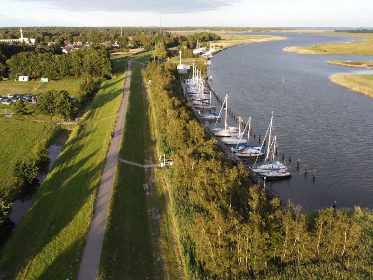 Rügenlandschaft mit Yachthafen