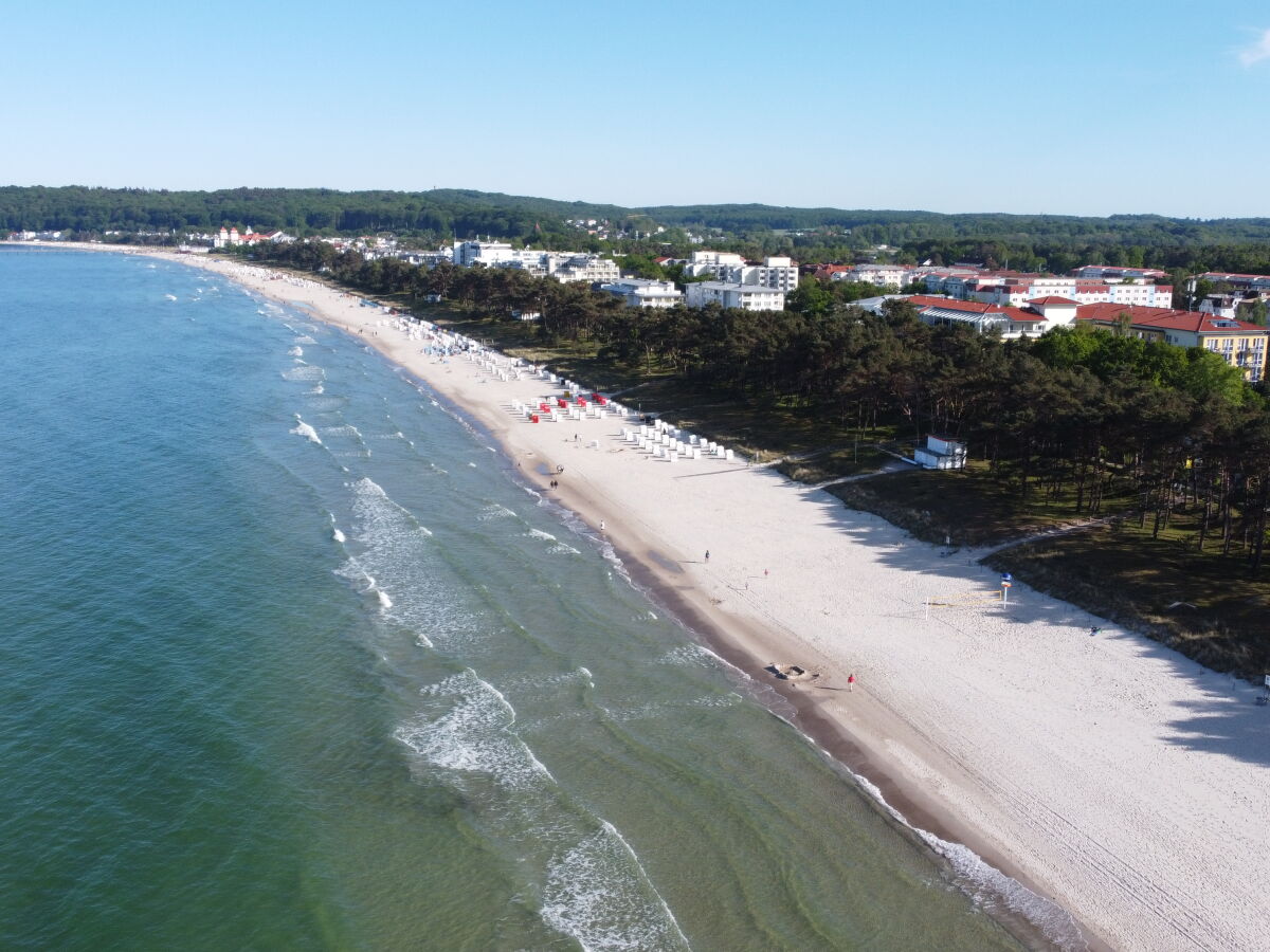 kilometerlanger Sandstrand direkt vor dem Haus