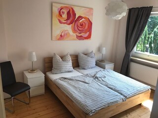 Schlafzimmer 1