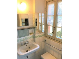 Badezimmer mit Dusche