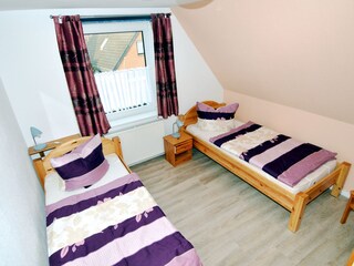 Schlafzimmer 2