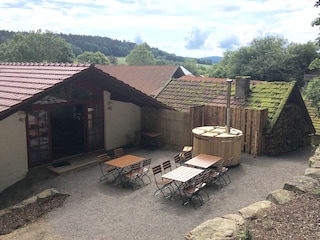 Blick zur Terrasse vom Wald