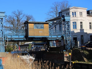 Die Plauer Hubbrücke