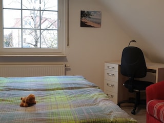 Schlafzimmer 2
